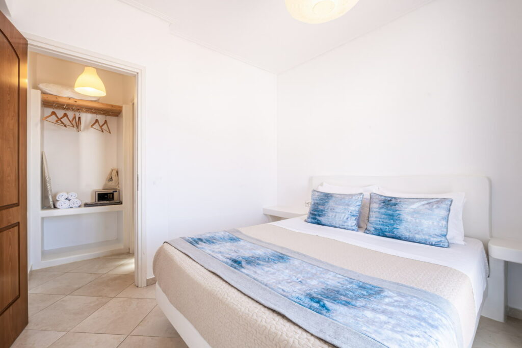 Liana-hotel-spa-naxos-greece-room-with-a-view-on-the-beach-03-7