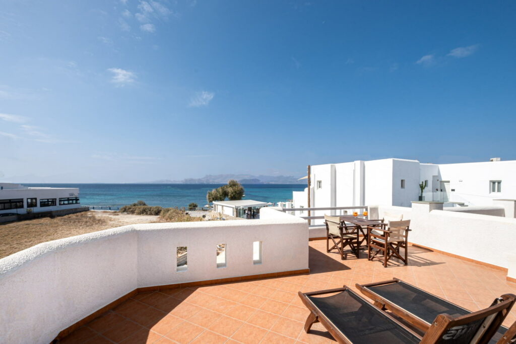 Liana-hotel-spa-naxos-greece-room-with-a-view-on-the-beach-05-7
