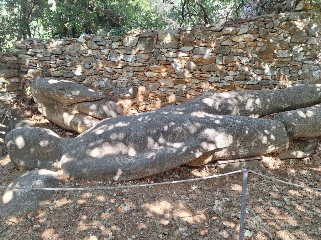 KOUROS STATUE (MELANES) (2)