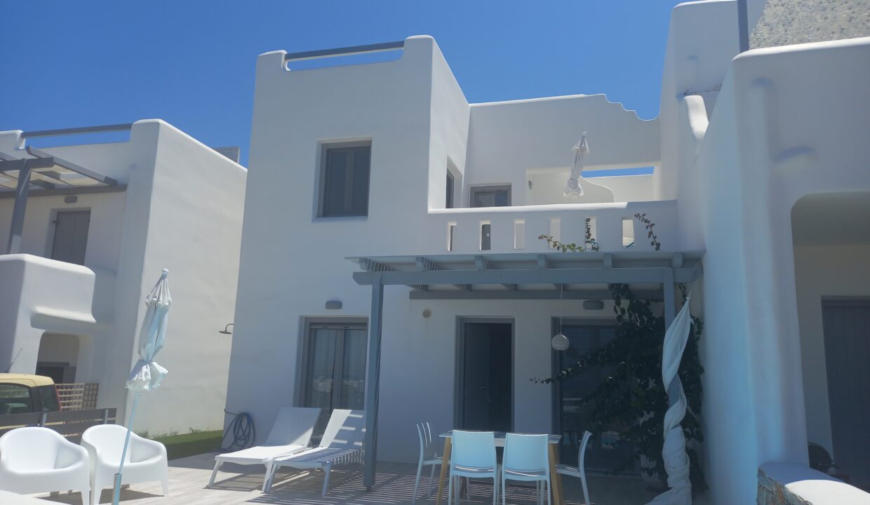 white nadora naxos villa (8)