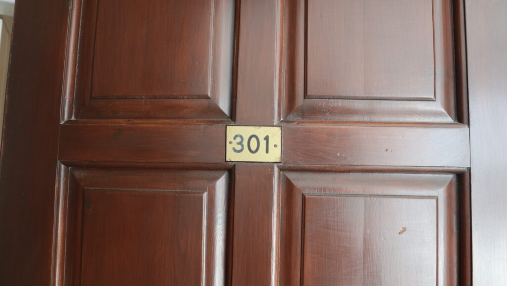 301 Executive Suite (3)