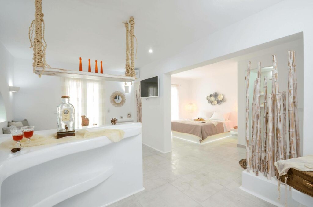 EXECUTIVE SUITE (15)
