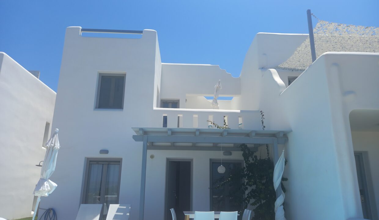 white nadora naxos villa (9)