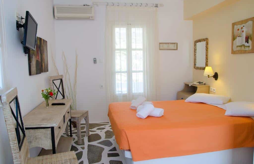 Double Room (3)