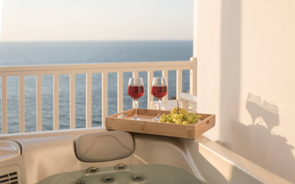 Sea View Deluxe Suite with private jacuzzi Helen (1)