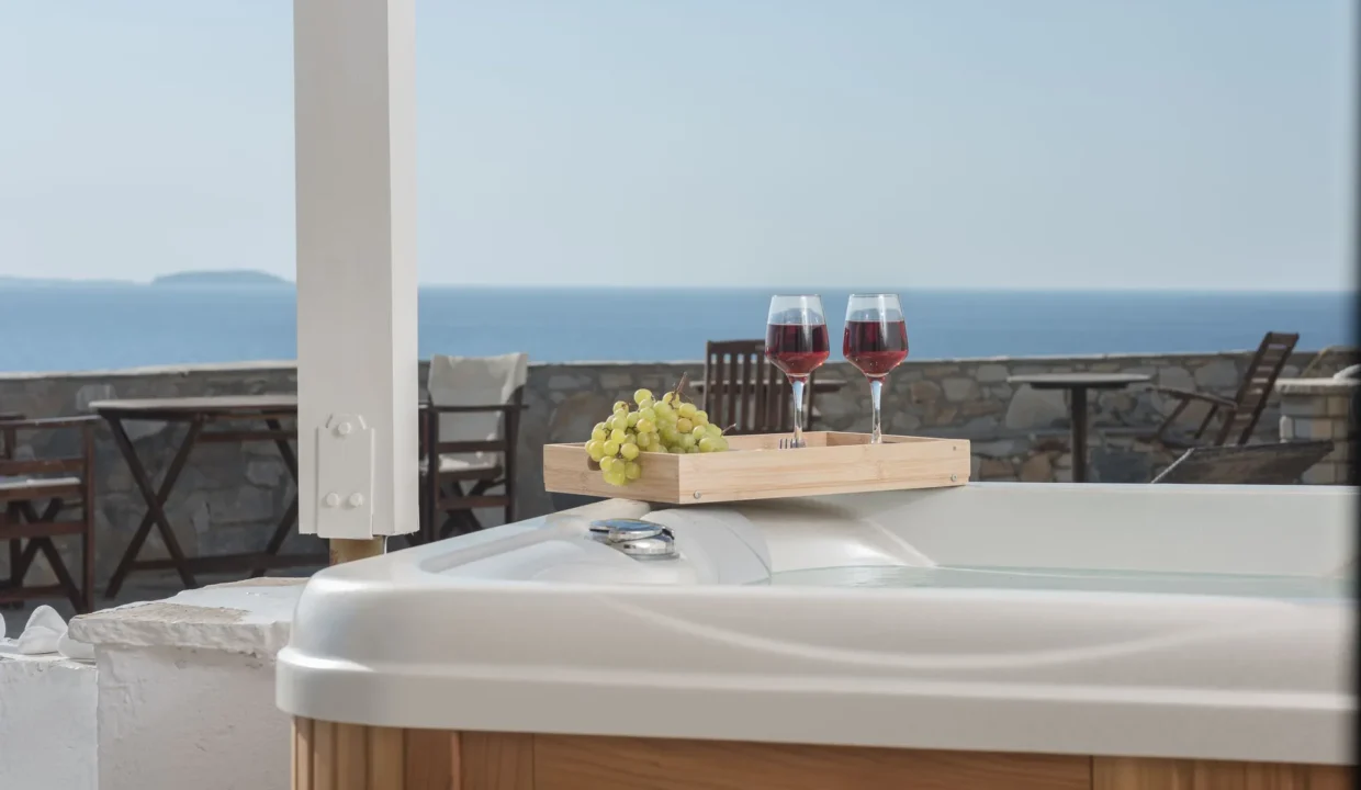 Sea View Suite with private jacuzzi Penelope (3)