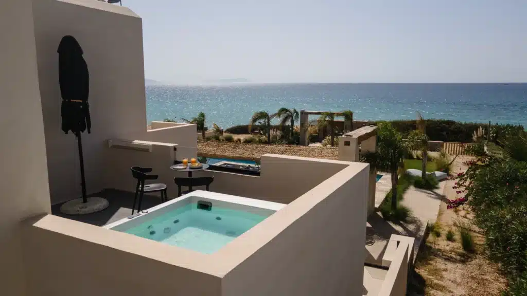 Deluxe Sea View Suite with Outdoor Hot Tub (1)