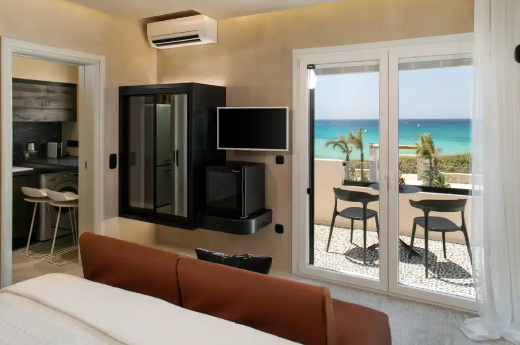 Diamond 2 Bedroom Sea View Residence with Outdoor Hot Tub (6)