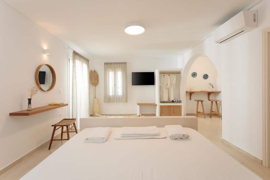 Junior Suite with Sea View & Hot Tub (2)