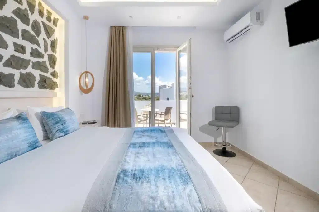 Superior Room with Pool View (7)