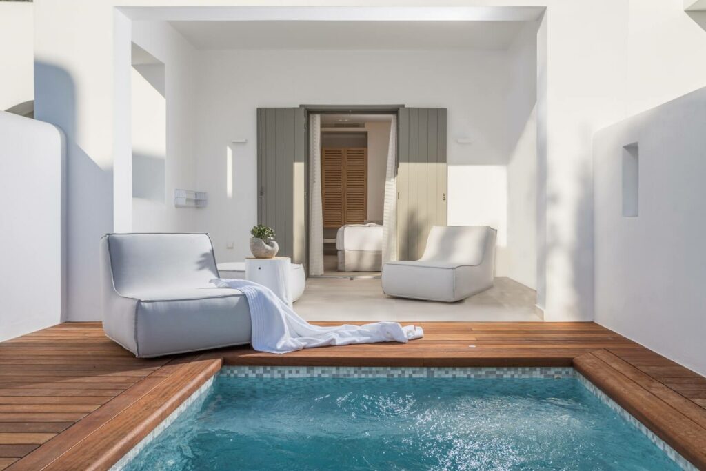 Comfort Room with Private Heated Pool (3)