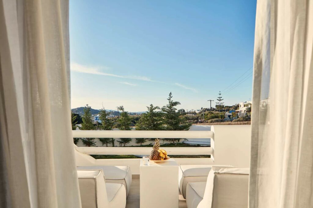 Grande Partial Sea View Superior Room with Private Garden and Outdoor Hot Tub (7)