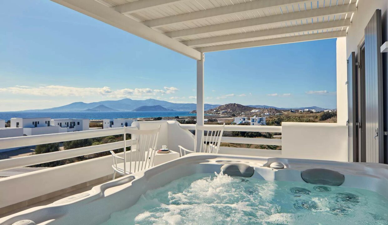 Sea View Suite with Outdoor Hot Tub (12)