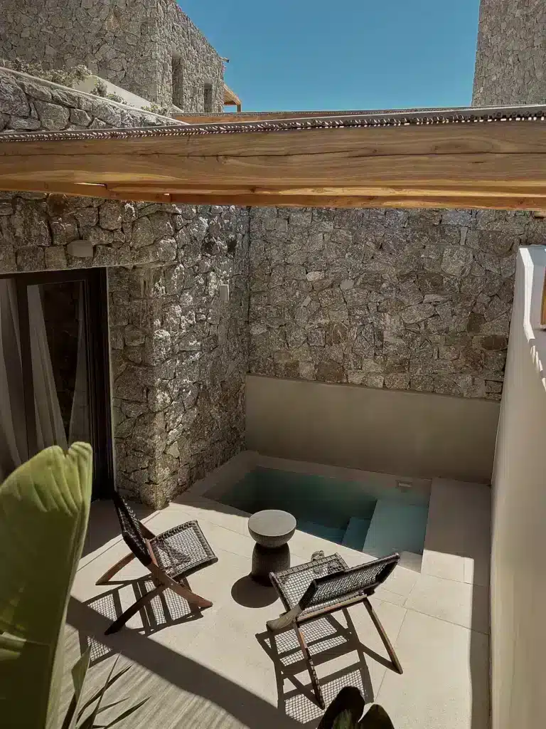 Suite with Plunge Pool (1)