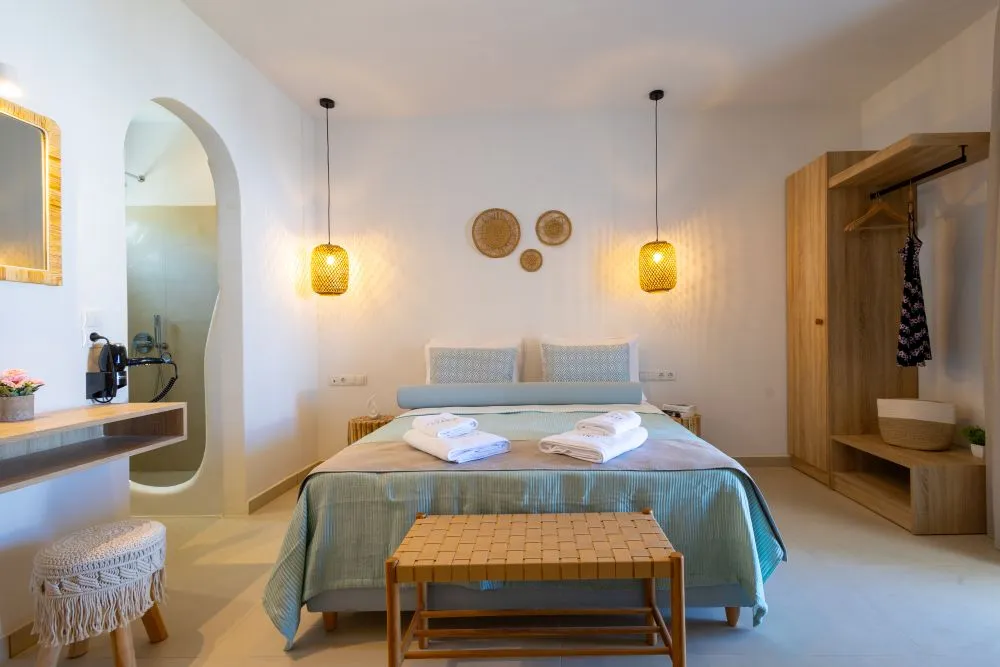 Double Room with Sea View (17)
