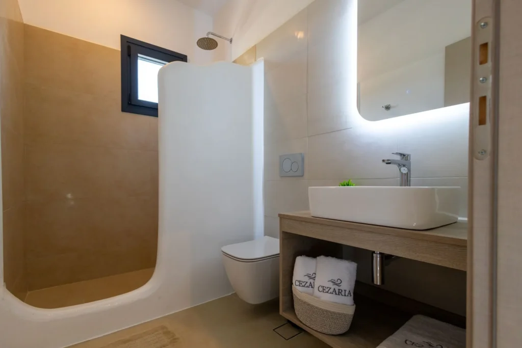 Double Room with Sea View (20)
