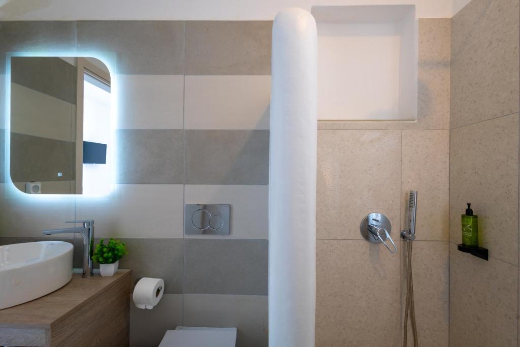 Double Room with Sea View (7)