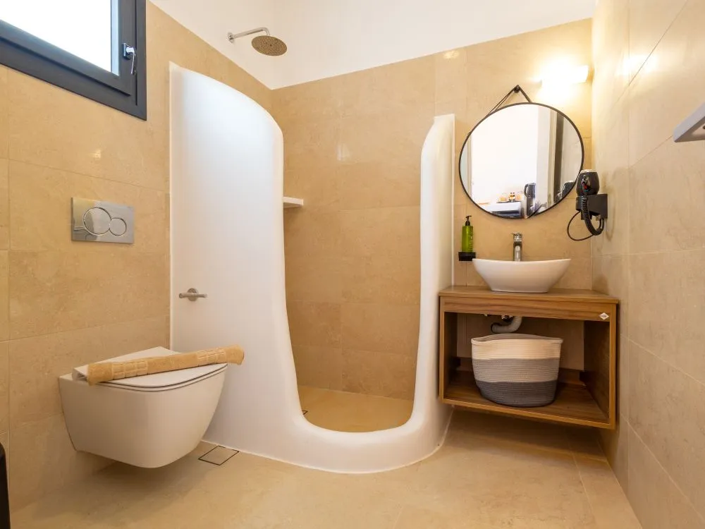 Double or Twin Room with Side Sea View (18)
