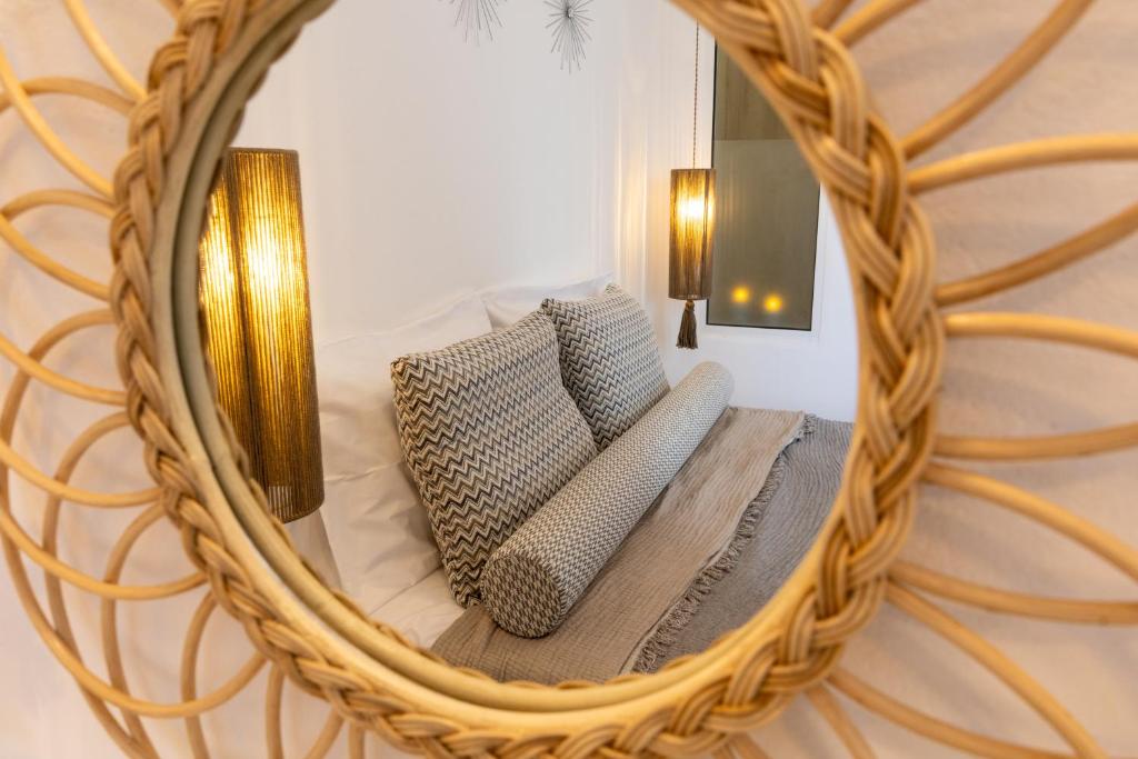 Double or Twin Room with Side Sea View (2)