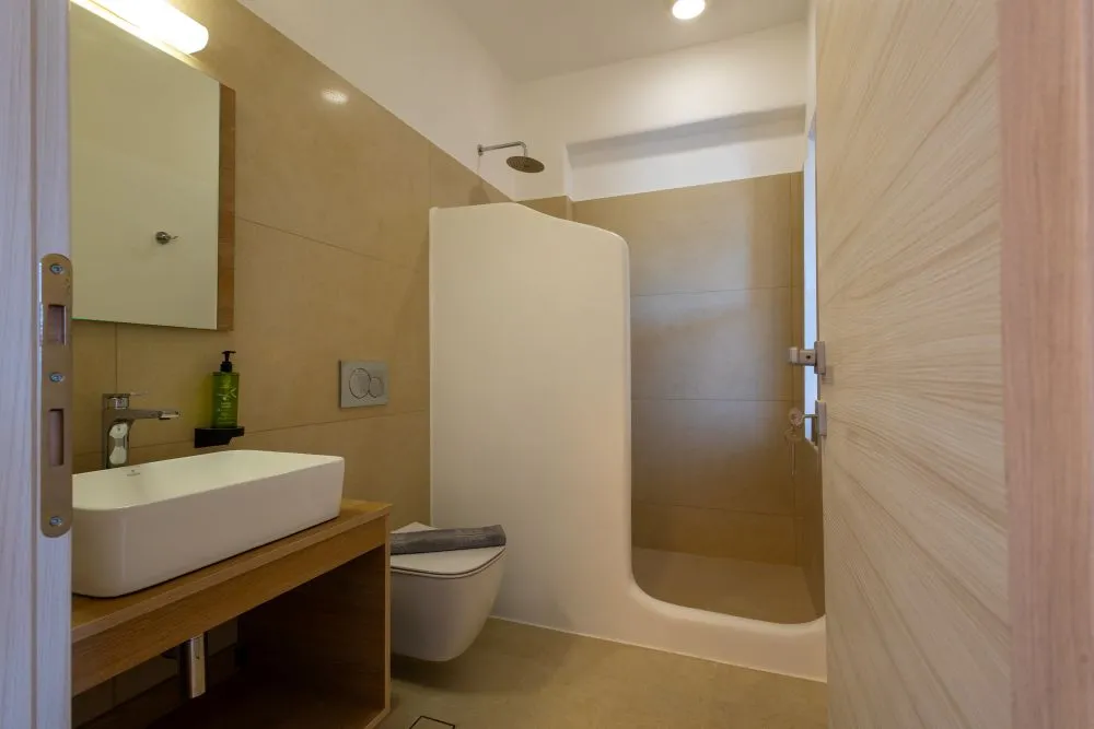Double or Twin Room with Side Sea View (20)