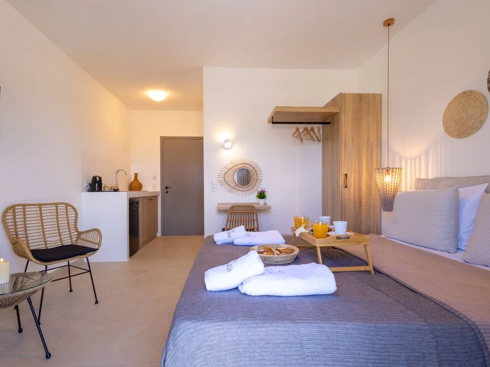 Double or Twin Room with Side Sea View (21)