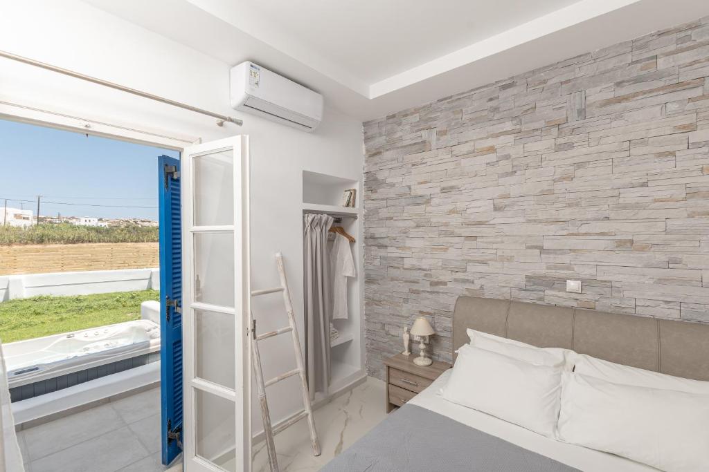 Double Room with Spa Bath (3)