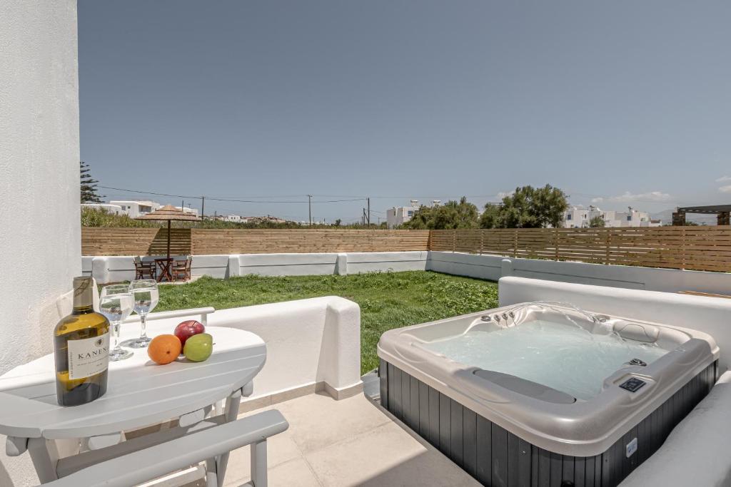 Double Room with Spa Bath (8)