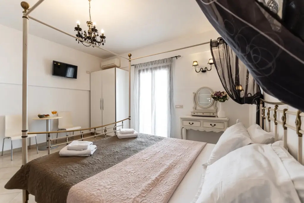 Double Studio Top Floor (1)