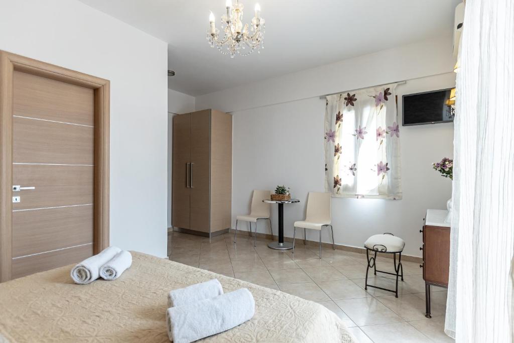 Double Studio on Ground Floor (7)