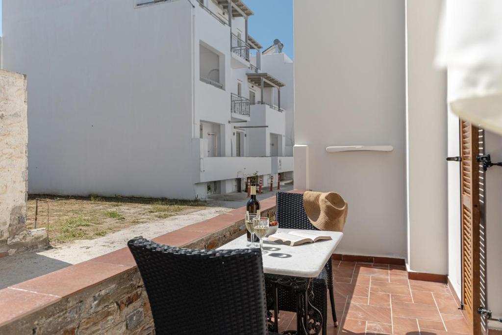 Double Studio on Ground Floor (8)