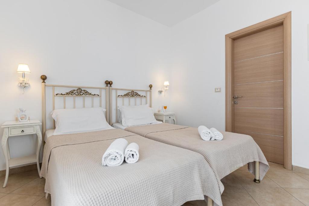 Triple Studio On 2nd Floor (12)