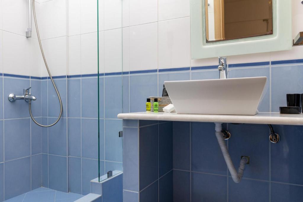 Triple Studio On 2nd Floor (5)