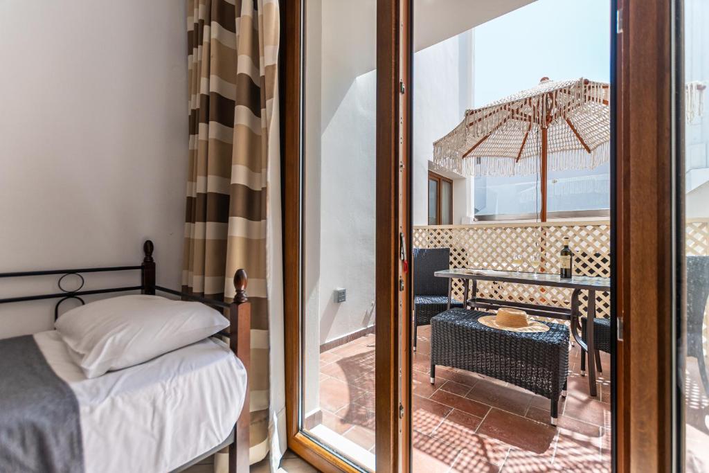 Triple Studio Semibasement Floor (10)