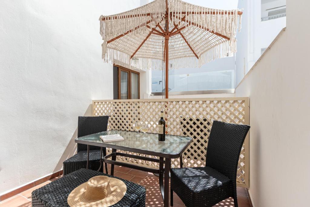 Triple Studio Semibasement Floor (11)