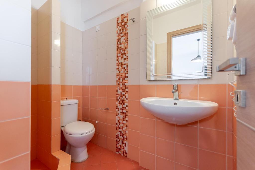 Triple Studio Semibasement Floor (12)