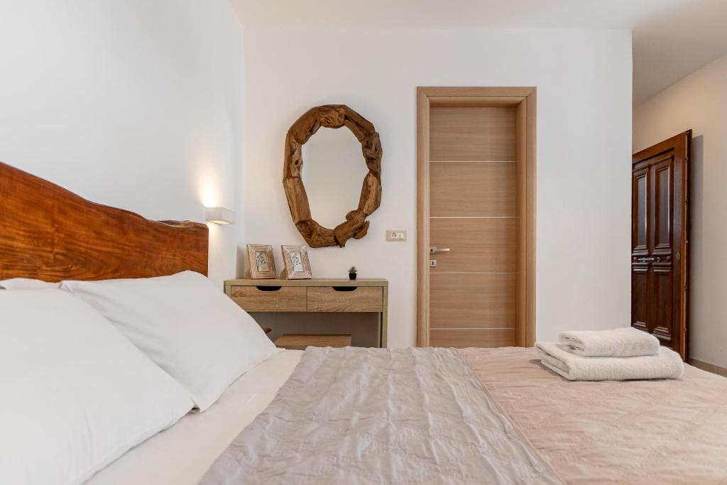 Triple Studio Semibasement Floor (2)