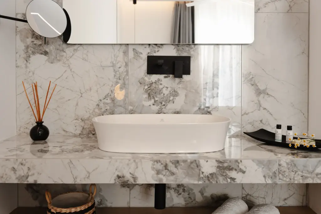 Afrodite Phaistos Suites (2)