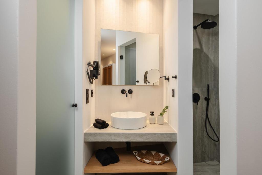 Electra - Phaistos Suites (2)