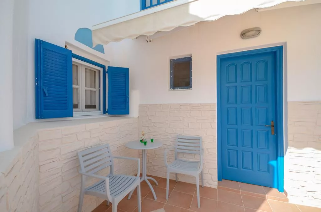 Semi Basement 2 adults (1)