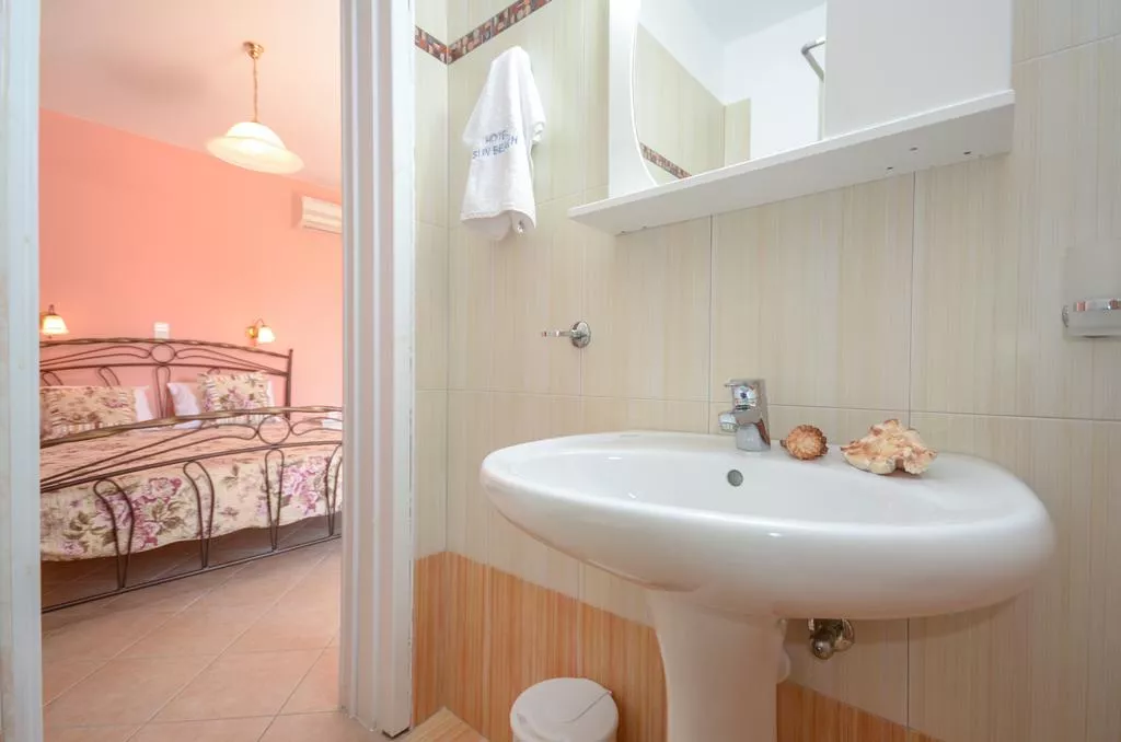 Semi Basement 2 adults (3)