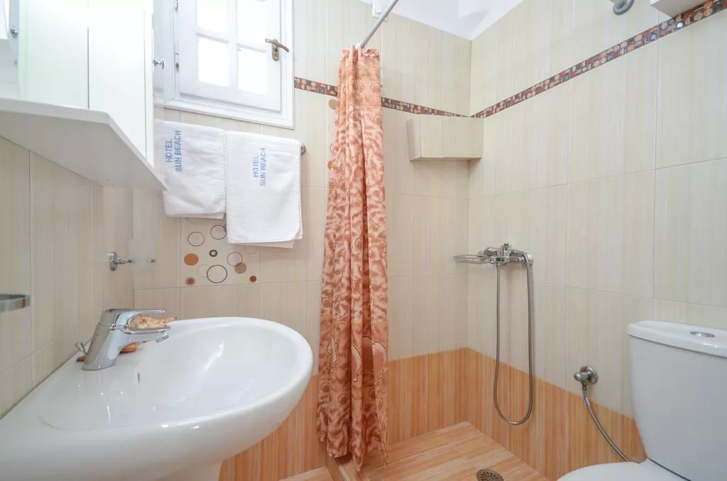 Semi Basement 2 adults (4)