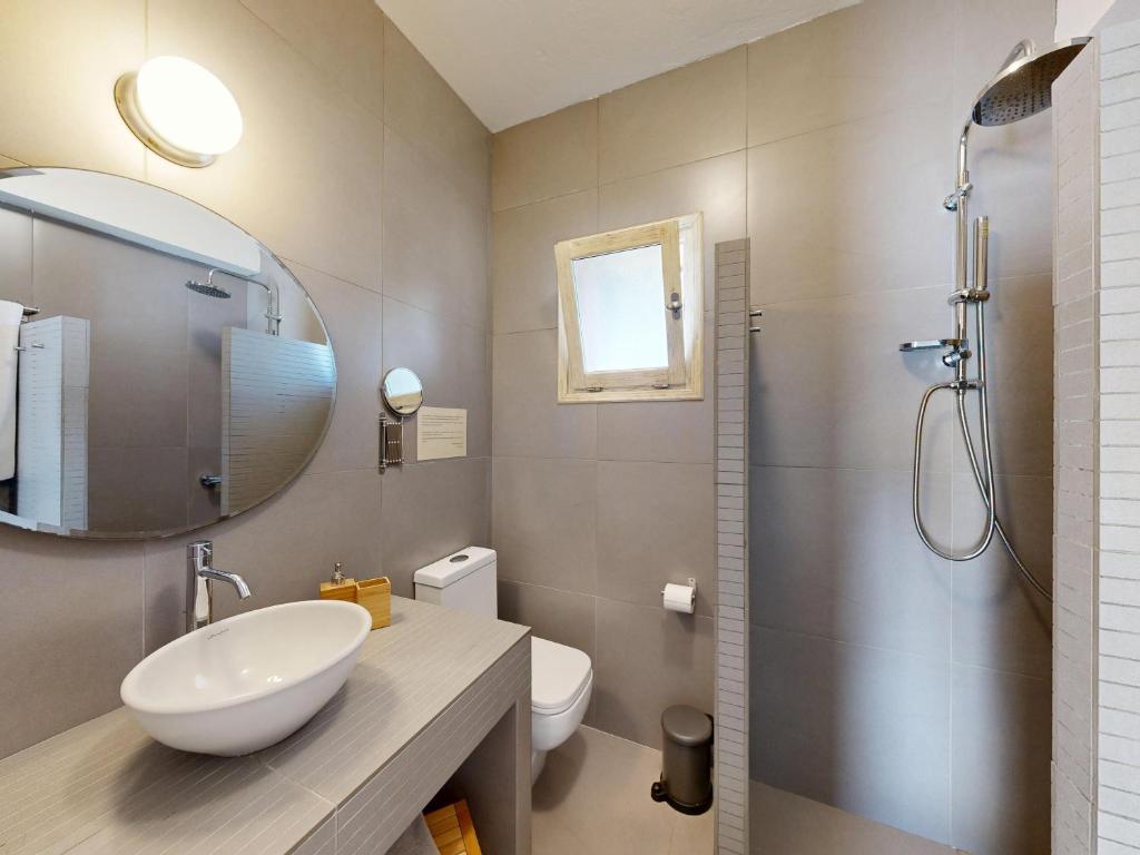 Classic Sea View Room (6)