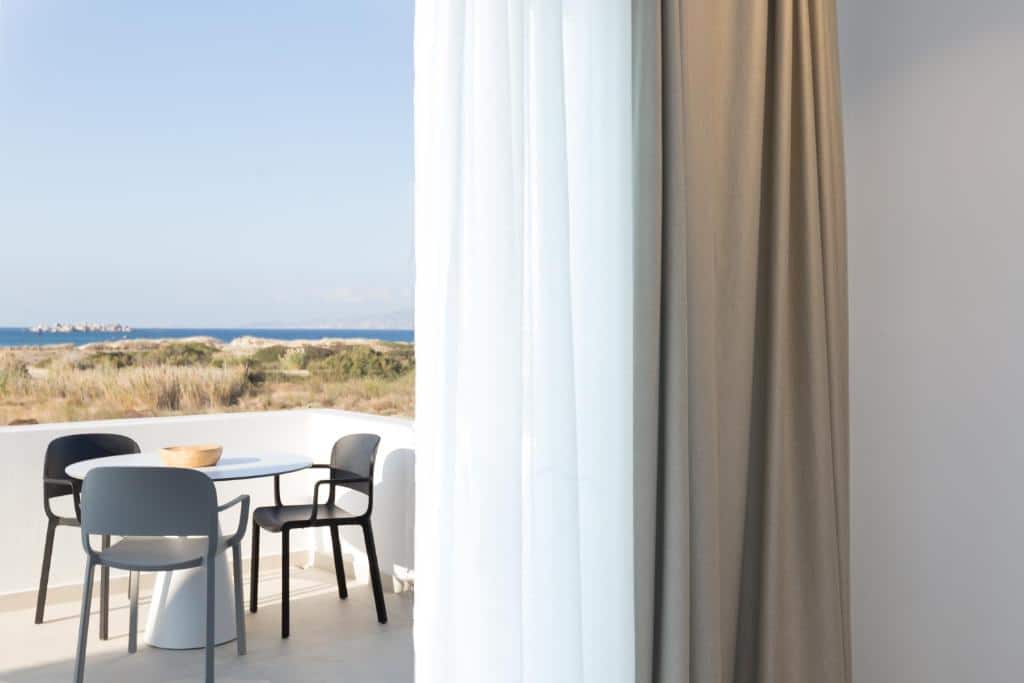 DELUXE SEA VIEW SUITE (3)