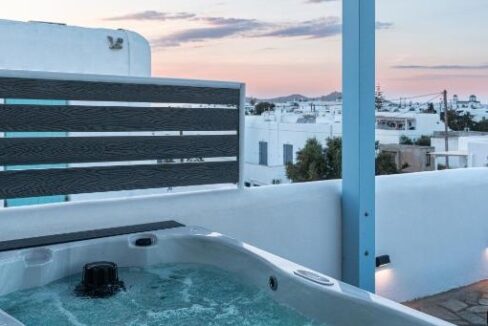 Deluxe Apartment with Jetted Tub (1)