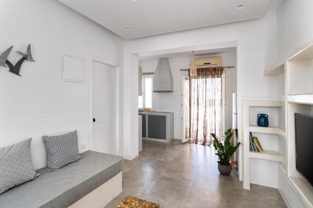 Deluxe Apartment with Jetted Tub (8)