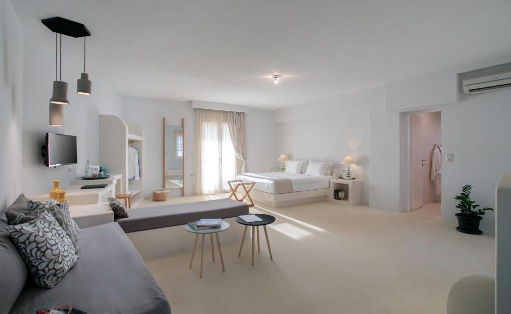 Deluxe Sea View Suite (10)