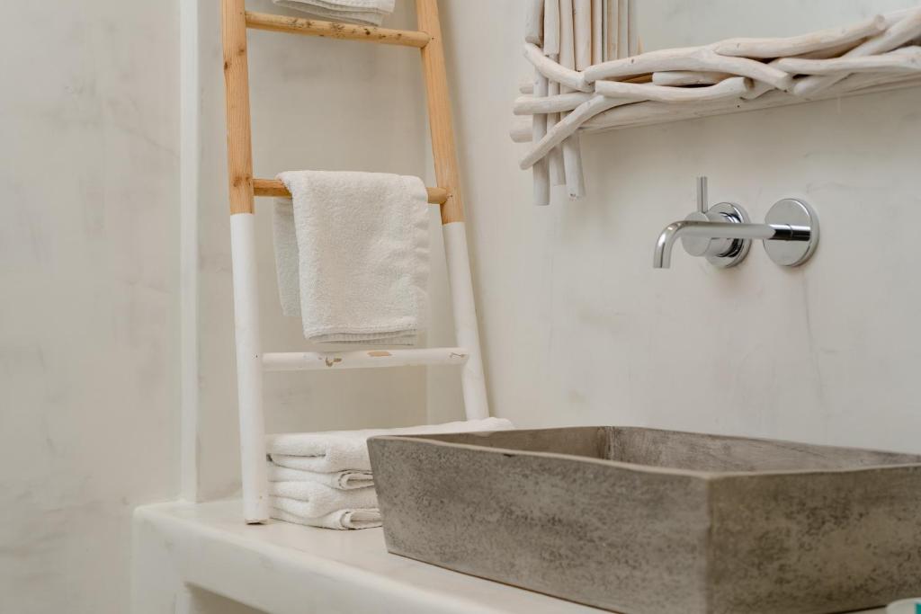 Deluxe Sea View Suite (5)