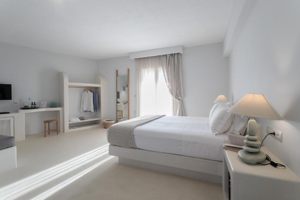 Deluxe Sea View Suite (8)