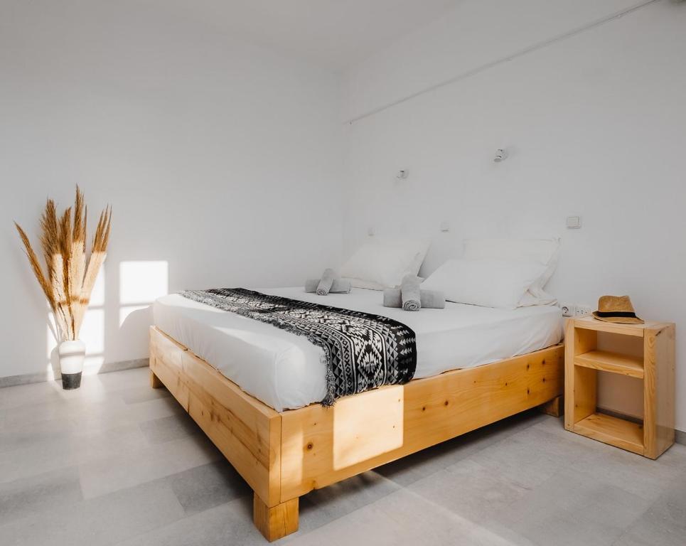 Deluxe Suite with Sea View (4)