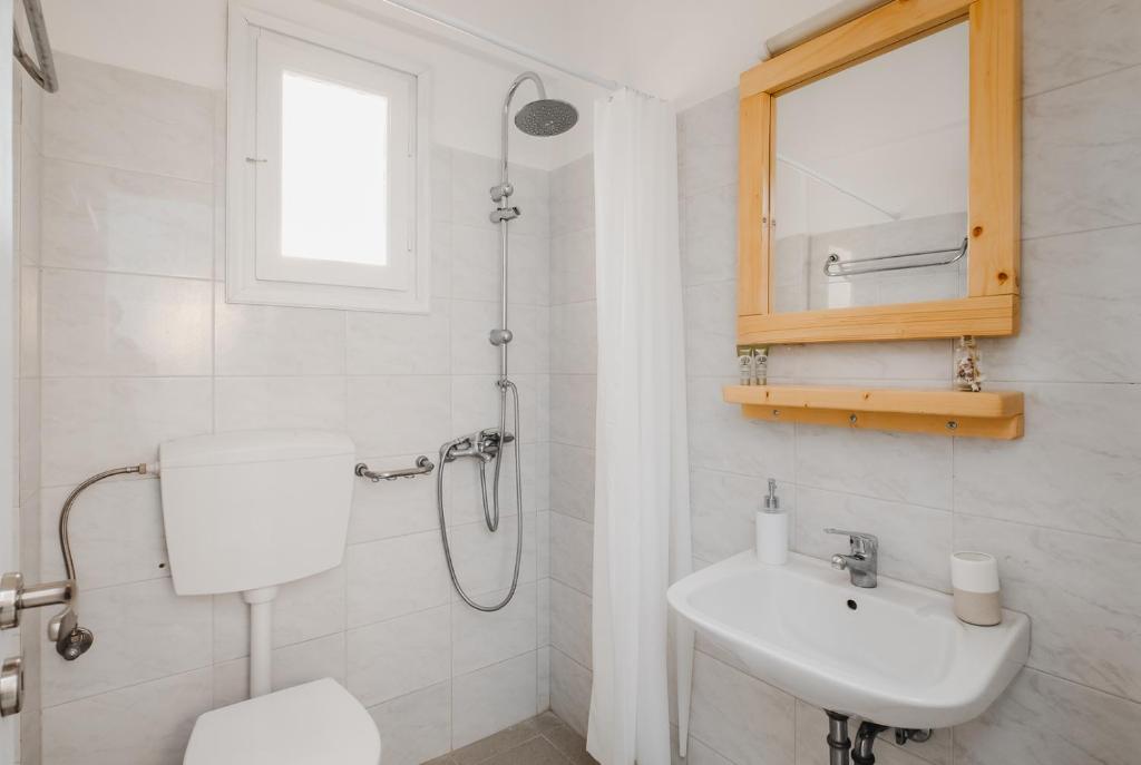 Deluxe Suite with Sea View (6)